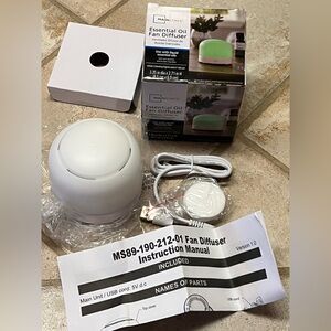 NIB Mainstays Essential Oil Fan Diffuser